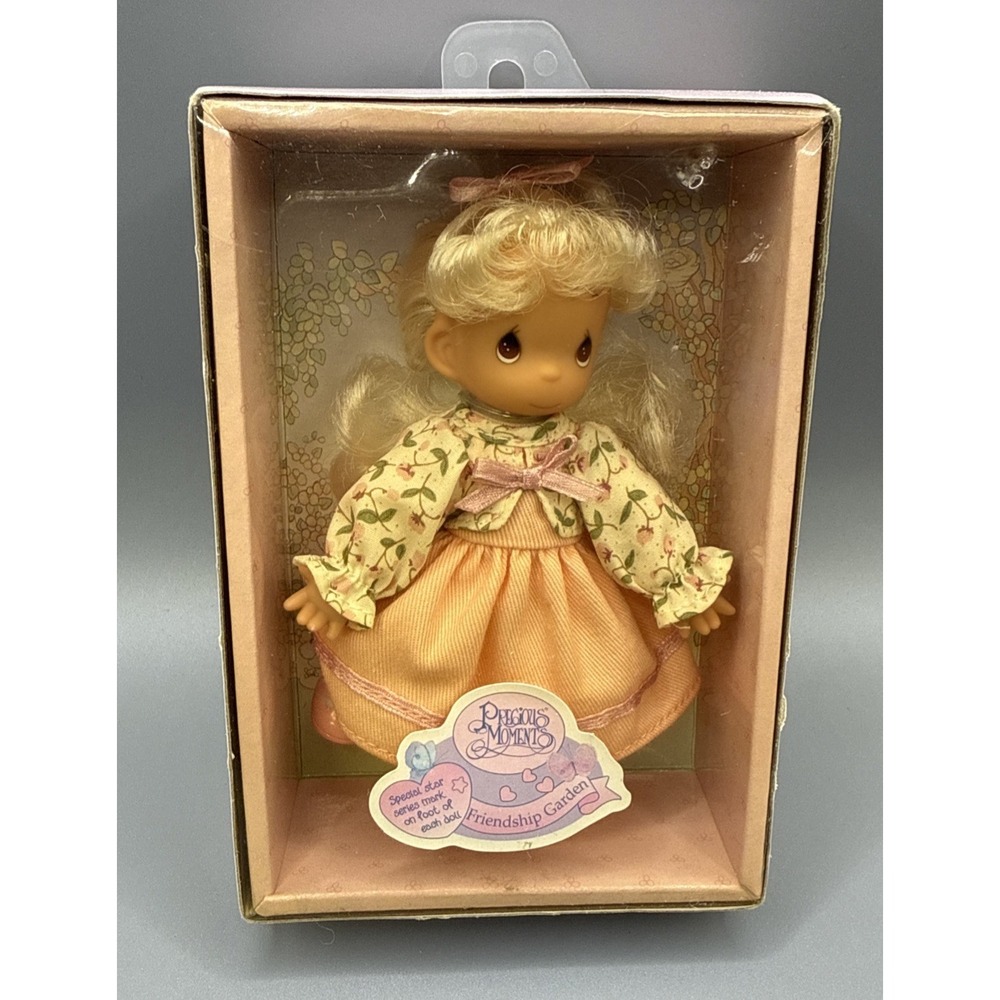 NIB Vintage Precious Moments JACKIE Doll  Friendship Garden 1998 Sealed‎